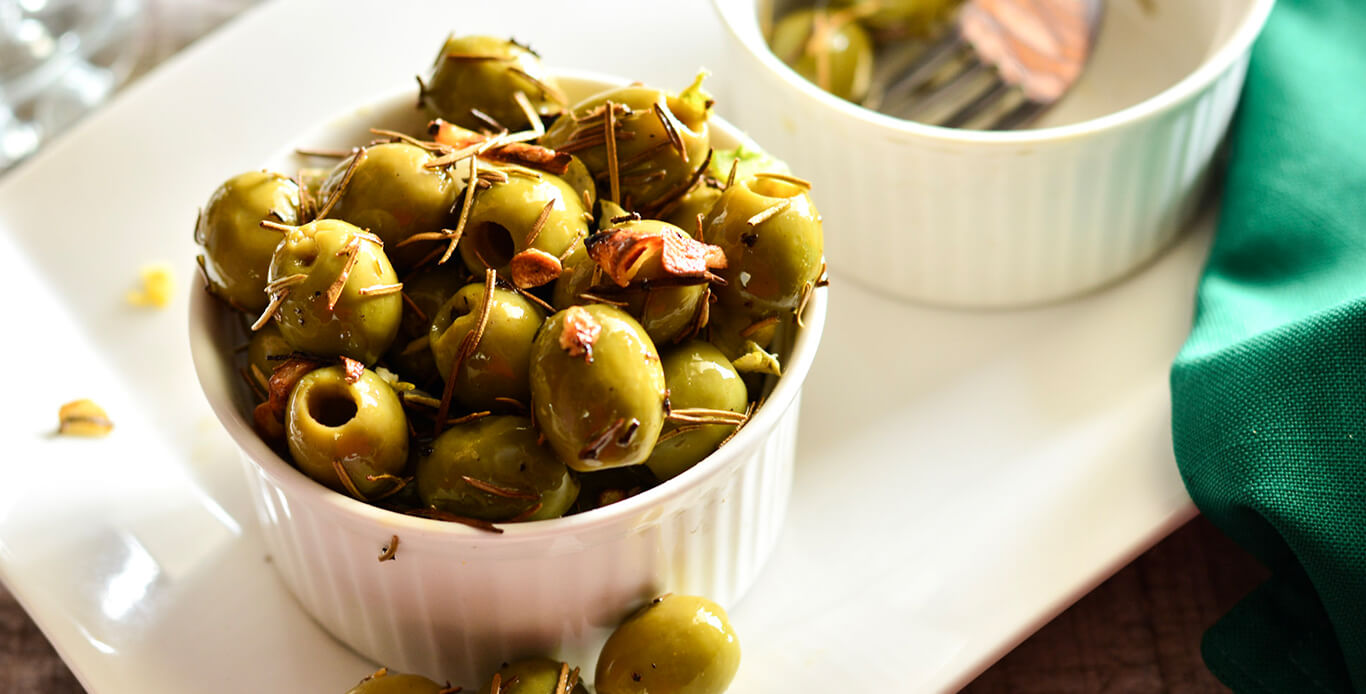 HERB MARINATED OLIVES